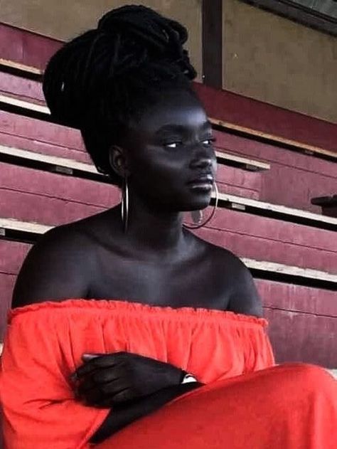 Sweet licorice, succulent Black Goddess, Dark Skin Beauty, Dark Skin Women, African Beauty, Dark Beauty, Black Women Art, Black Is Beautiful, استوديو الصور, Black Women Hairstyles