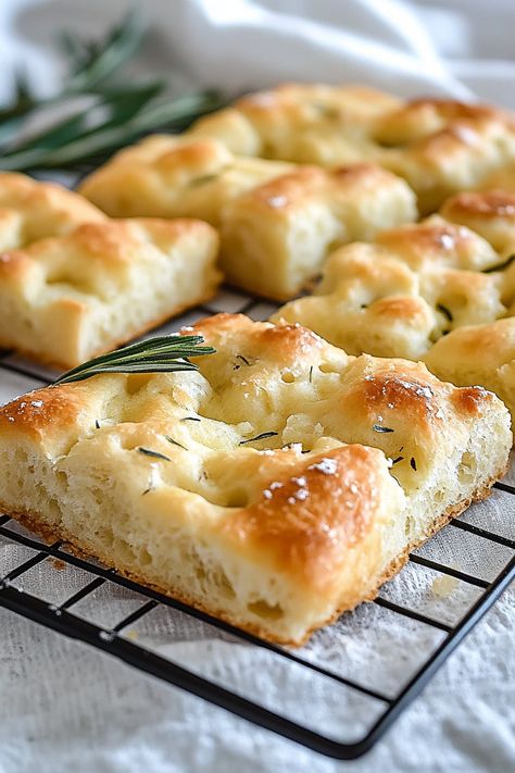 Homemade Small Batch Focaccia Foccacia Small Batch, Mini Foccacia, Small Batch Dinner, Easy Focaccia Bread Recipe, Gluten Free Focaccia, Foccacia Bread, Tasty Bread Recipe, Dessert Smoothie, Bread Snacks