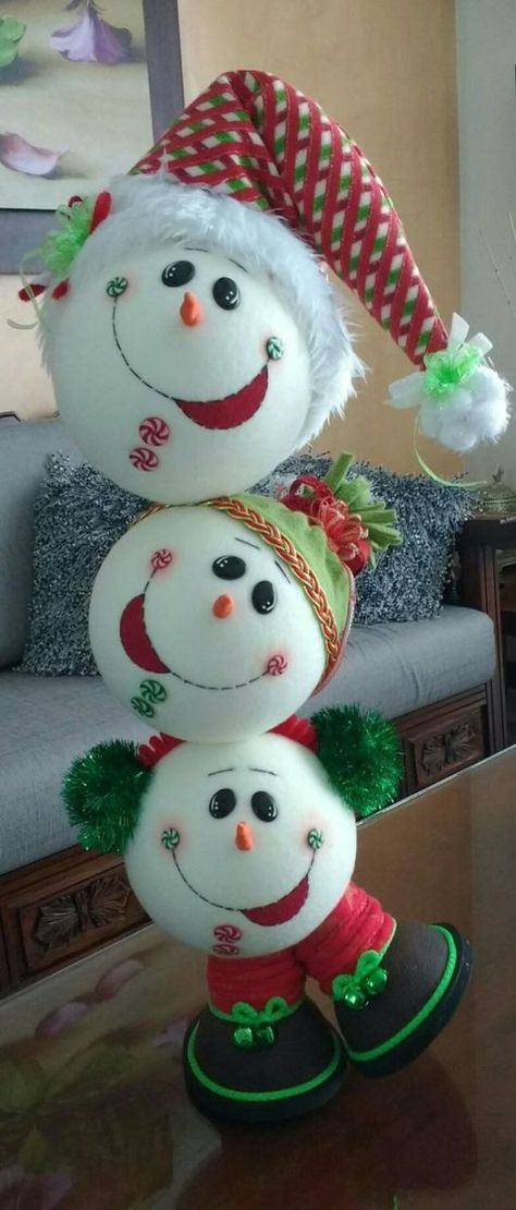 Cute Christmas Decorations, Deco Table Noel, Snowman Christmas Decorations, Christmas Crafts To Make, Easy Christmas Decorations, Christmas Decorations Diy Outdoor, Diy Christmas Decorations Easy, Christmas Projects Diy, Holiday Crafts Christmas