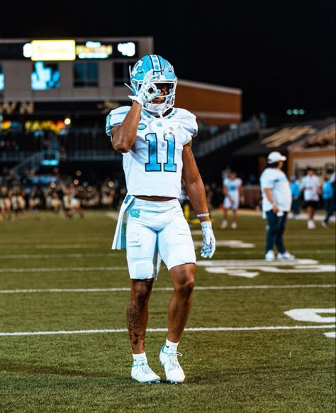 Football Linebacker Drip, College Football Wide Receiver, Football Drip Highschool, Wide Receiver Drip, Football Boys Aesthetic, North Carolina Football, Fire Football, American Football Cleats, Cool Football Pictures