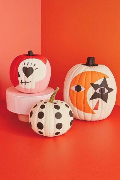 Creative Pumpkin Painting, No Carve Pumpkin Decorating, Dulces Halloween, Halloween Pumpkins Painted, Creative Pumpkins, Diy Halloween Projects, Pumpkin Painting, 100 Layer Cake, Halloween Inspo