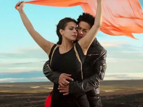 Shahrukh Khan And Kajol, Fresh Movie, Bollywood Music Videos, Romantic Love Song, Movie Magazine, Movies 2016, Indian Film, Having An Affair, Shah Rukh Khan