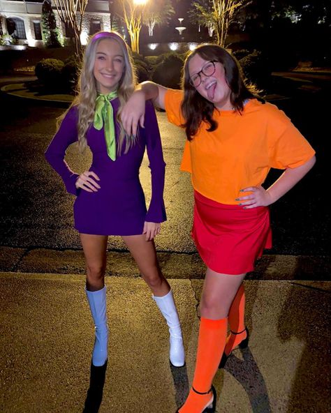 Daphne Blake Costume Ideas, Daphne Dress Scooby Doo, Daphanie Costume, Freddie And Daphne Costume, Daphne Scooby Doo Halloween Costume, Disfraz Dafne Scooby Doo, Matching Bff Costumes, Scooby Doo Costumes Daphne, Vilma Scooby Doo Costume