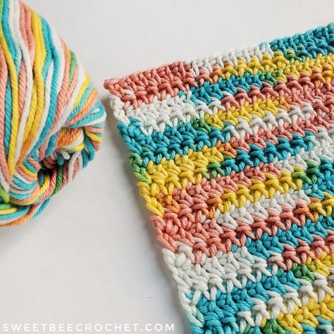 Easy Crochet Dishcloth - Free Pattern - Sweet Bee Crochet Easy Crochet Dishcloth, Crochet Washcloth Free, Crochet Dish Cloth Free Pattern, Dishcloth Patterns Free, Bee Crochet, Crochet Washcloth Pattern, Crochet Hot Pads, Crochet Stitches Free, Dishcloth Crochet Pattern