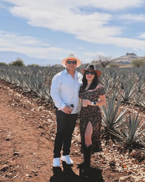 ¡Ay Gaviota! ❤️ Forever grateful for all the solo trips because they have allowed us to stay in tune with each other after 21 yrs. of marriage ❤️‍🔥 #myforevever . . . . . . #tequila #jalisco #guadalajara #cuervoexpress #cuervoexpresstrain #couplegoals #anniversarytrip #tequilajaliscomexico #mexicolindo #mexicomaravilloso #coupletravel #travelmexico Tequila Mexico Outfit, Tequila Jalisco, Solo Trips, Outfit Mujer, Anniversary Trips, Forever Grateful, Mexico Travel, Solo Travel, Tequila