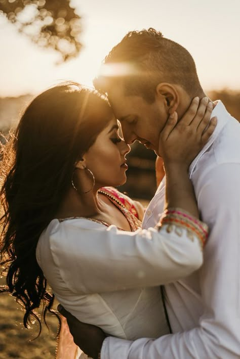 Sunset Pre Wedding Shoot, Golden Hour Engagement Shoot, Golden Hour Couples Photography, Couple Shoot Poses Romantic, Golden Hour Wedding Photos, Proposal Lines, Punjabi Engagement, Golden Hour Couples Shoot, Couple Golden Hour