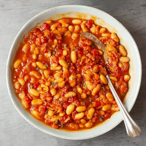 British Baked Beans British Baked Beans Recipe, British Baked Beans, Grill Sides, Breakfast Beans, Heinz Baked Beans, Baked Beans Recipe, Beans On Toast, Full English Breakfast, Grilling Sides