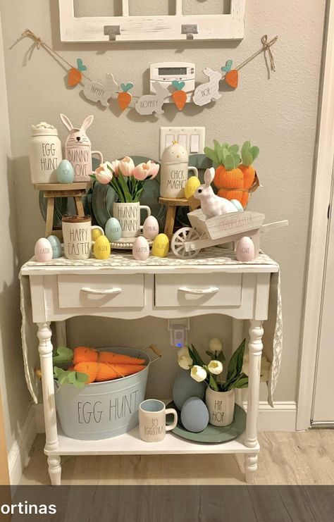 Easter Craft Preschool, Simple Easter Brunch, Eggs For Toddlers, Preschool Easter Crafts, Simple Easter Decorations, Kids Easter Egg Hunt, Egg Hunt Ideas, Easter Kitchen Decor, Easter Display