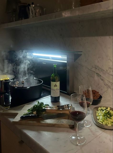 Cooking Dinner At Home Aesthetic, Cooking Core Aesthetic, 2024 Vision Board Cooking, Cook Asthetic Picture, Chef Aethestic, Cooking Vision Board Pictures, Luxury Cooking Aesthetic, Cook More Aesthetic, Cooking Home Aesthetic