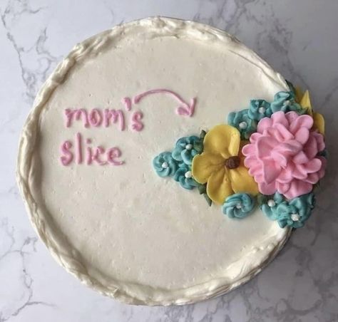 Moms Slice Cake Design, Mother Birthday Cake, Happy Birthday Mommy, Birthday Cake For Mom, Funny Birthday Cakes, Design Mom, Surprise Party, Happy Birthday Cakes, Cute Cakes