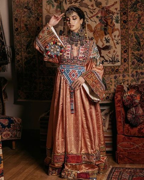 Pashtun Culture, Afghan Wedding Dress, Afghan Culture, Afghani Dresses, Turkish Clothing, Diesel Clothing, Afghan Dress, Afghan Wedding, Nikkah Dress