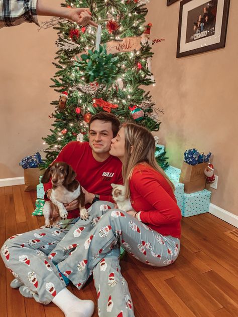 Couples Christmas Pjs Photoshoot, Boyfriend And Girlfriend Christmas Pic, Couple Christmas Pj Pictures, Cute Christmas Pics With Boyfriend, Couples Pjs Christmas, Couple Pjs Matching, Matching Christmas Pjs For Couples, Christmas Couple Pajamas, Christmas Couple Aesthetic