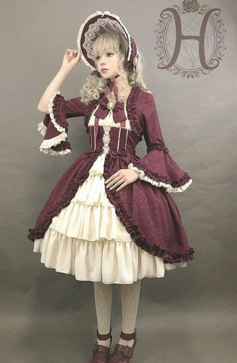 Victorian Ball Gowns, Red X, Op Dress, Lolita Outfits, Harajuku Girls, Classic Lolita, Victorian Dolls, Victorian Clothing, Vestidos Vintage