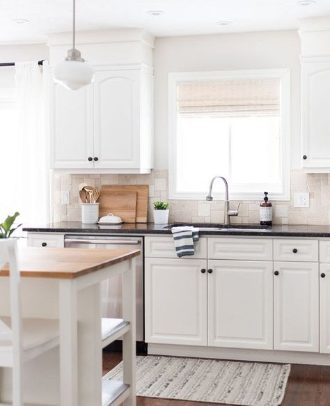 Pale Oak by Benjamin Moore: Color Review+ 21 Real Homes That Use It! Kitchen Window Ideas Modern, Pale Oak Benjamin Moore, Kitchen Window Dressing, Farmhouse Kitchen Window, Valance Tutorial, Simple Farmhouse Kitchen, Small Kitchen Window, Moore Kitchen, Kitchen Window Valances