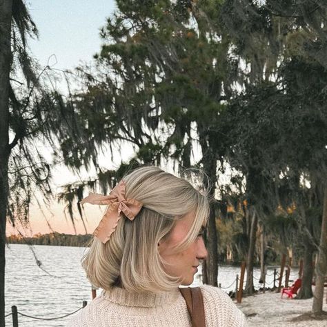 anna x sitar on Instagram: "friendship bracelets and florida ✨ FOR A SPECIAL DAY TOMORROW." Anna Sitar Hair, Anna Sitar, Anna X Sitar, I Feel Pretty, Feel Pretty, Hair Envy, Friendship Bracelets, Special Day, Short Hair