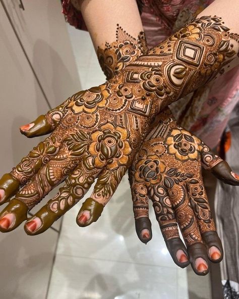 Bridal Half Hand Mehndi Designs, Anjum Mehndi Designs, Indian Mehendi Designs Back Hands, Bridal Dubai Mehendi Designs, Mehndi Design Half Hand, Dubai Mehendi Designs Latest Bridal, Mehndi Designs Half Hand, Latest Mehndi Designs Unique Front Hand, Back Full Hand Mehndi Designs