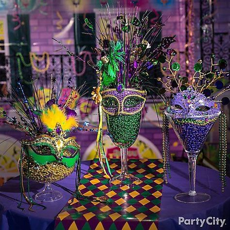 Decorating Ideas Party, Mardi Gras Cocktails, Mardi Gras Diy, Mardi Gras Party Decorations, Madi Gras, Mardi Gras Wedding, Masquerade Party Decorations, Mardi Gras Centerpieces, Mardi Gras Crafts