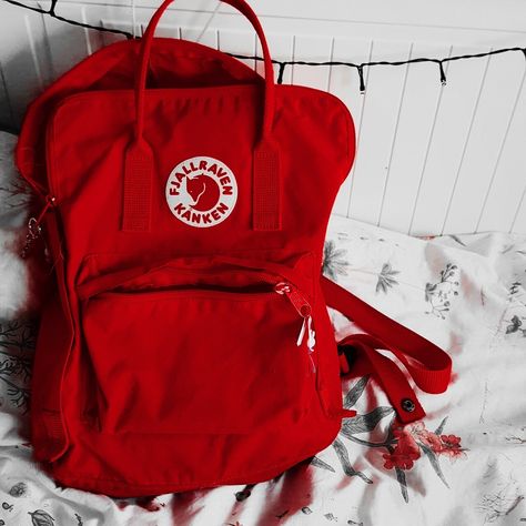 Aesthetic Kanken, Mochila Fjallraven Kanken, Cherry Wine, Aesthetic Red, Red Icons:), Color Rojo, Red Aesthetic, Kanken Backpack, Cherry Red