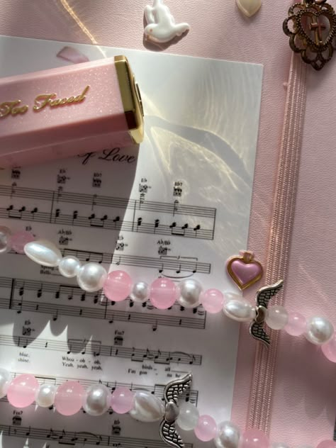 Pink Band Aesthetic, Pink Music Aesthetic, Pink Violin, Pink Music, Photo Pin, Music Aesthetic, Aesthetic Pink, Types Of Music, Violinist