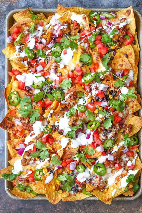 Nachos Recept, Nachos Loaded, Sheet Pan Nachos, Pan Nachos, Sheet Pan Suppers, Loaded Nachos, Quick Appetizers, Pan Recipes, Deilig Mat