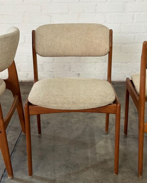 Danish Modern Teak Dining Chairs- Set of four Price: 850 Dimensions: W21 D19 H31 SW18.5 SD18 SH18 70s Interior Design Mid Century Modern, Interior Design Mid Century, Interior Design Mid Century Modern, Mid Century Vintage Furniture, 70s Interior Design, Vintage Mid Century Furniture, 70s Interior, Teak Dining Chairs, Mid Century Dining Chairs