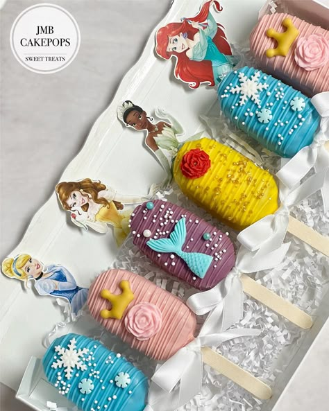 Cake Pops Disney Princess, Disney Princess Birthday Treats, Disney Princess Rice Krispie Treats, Disney Princess Cakepops, Disney Princess Cakesicles, Princess Cake Pops Ideas, Rice Krispie Decorating Ideas, Disney Princess Candy Table Ideas, Disney Princess Treats