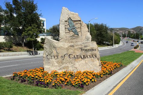 City of Calabasas Welcome Sign. http://bit.ly/1J7vFHU Dream Penthouse, Calabasas Homes, Calabasas California, Planet Art, Planets Art, Woodland Hills, City Pictures, Los Angeles Area, California Love