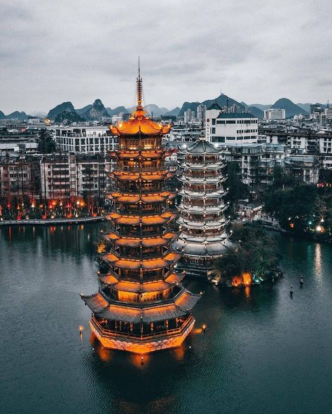 📍 Guilin , China 🇨🇳 💡Interesting facts Guilin China, Get Paid To Travel, Paid To Travel, Travel Sketchbook, Story Design, Guilin, Destination Voyage, China Travel, Summer Dream