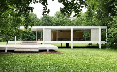 The Farnsworth House / Mies van der Rohe | ArchEyes Farnsworth House Plan, Arquitectura Wallpaper, Farnsworth House, Block House, Modern Remodel, Modernist House, Ludwig Mies Van Der Rohe, Walter Gropius, Chicago Architecture