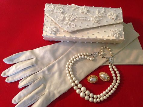 My Life Atomic - Modern Life as a 1950's Housewife  #vintage #clothing #gloves #1950s #fashion #jewelry #clutch 50s Accessories Jewelry, 50s Jewelry 1950s, 1950s Accessories Jewelry, 1950s Fashion Accessories, 1950 Jewelry 1950s Fashion Accessories, Old Money 1950s, 1950 Accessories, 1950s Aesthetic Fashion, 50s Housewife Aesthetic