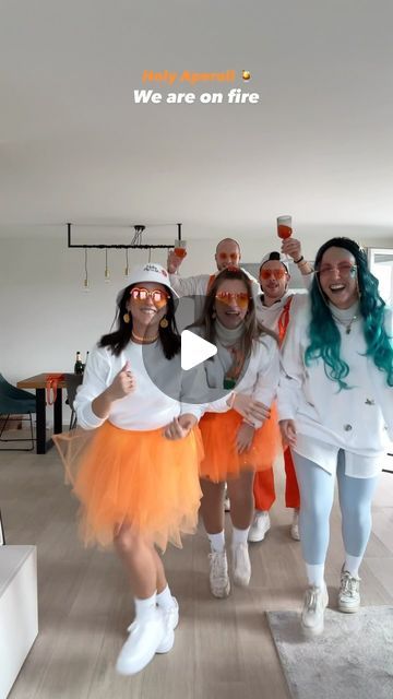 CARLA SILVA on Instagram: "Holy Aperoli 🍹 Ein letztes Mal so richtig on fire 🔥 Es gibt einfach nichts besseres als mit der richtigen Partycrew unterwegs zu sein und ganz klar fühlt man dann das Kostüm ganz anders 🧡🍊 Freue mich, dass euch alle Kostüme so gut gefallen haben. Ich mache mich mal an die Ideen für nächstes Jahr 😅🙌🏻 #karnevalskostüm #karneval #fasching #fasnacht #fasnet #fasnacht2024 #karneval2024" Kostüm Aperol Spritz, Aperol Spritz, On Fire, On Instagram, Instagram