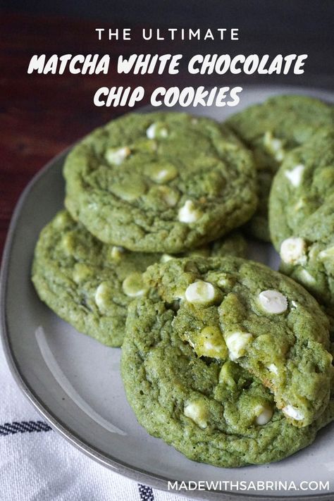 Perfectly chewy cookies with aromatic matcha powder and indulgent white chocolate. Matcha Powder Recipes, Matcha Cookies Recipe, White Chocolate Matcha, Matcha Dessert Recipes, Matcha Desserts, Green Tea Cookies, Green Tea Dessert, Cakes Ice Cream, Matcha White Chocolate