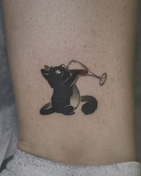 Small Black Cat Tattoo, Alcohol Tattoo, Miniature Tattoos, Wine Tattoo, Cat Tattoo Simple, Tato Jari, Petit Tattoo, Black Cat Tattoos, Tattoo Ideas Small