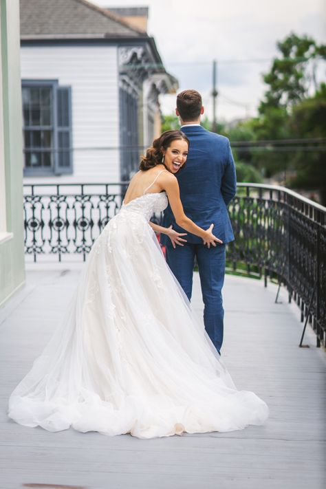 Wedding Photos After Ceremony, Bridal Party Inspo Pics, Bride And Groom Wedding Poses, Wedding Day Photos Must Have Bride And Groom, Wedding Day Picture Ideas, Unique Wedding Picture Ideas, Groomsman Photo Ideas, First Look Wedding Photos Ideas, Wedding Day Photo Ideas