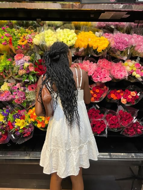 Iridessa Aesthetic, Flower Shopping, Black Femininity, Soft Life, Spring Aesthetic, Photo Idea, Summer 24, 2024 Vision Board, Divine Feminine