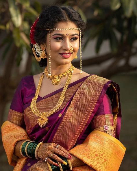 Beautiful Nauvari Sarees We Spotted On These Real Maharashtrian Brides! Maharashtrian Wedding Couple Outfits, Maharashtrian Wedding Couple, Nauvari Saree Brides, Wedding Couple Outfits, Normal Saree, Brides Jewellery, Bride Fashion Photography, Maharashtrian Bride, Maharashtrian Wedding