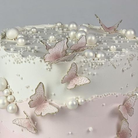 Heart Cake With Butterflies, Butterfly Wedding Cake, Bling Cakes, Wedding Cake Pearls, Floral Cakes, Pearl Cake, Cake Bakery, Cake Inspo, Butterfly Cakes