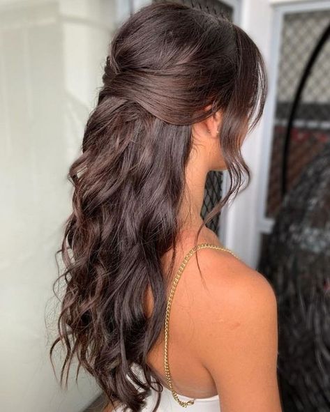 Ideas For Prom Hair, Curls Hairstyles For Prom, Hair Styles Curls Formal, Hair Styles Curled Half Up Half Down, Hair Up Looks, Hairstyle Down With Curls, Curled Hair Half Up, Curls For Long Hair Hairstyles, Hair Styles For Wedding Bridesmaid Long