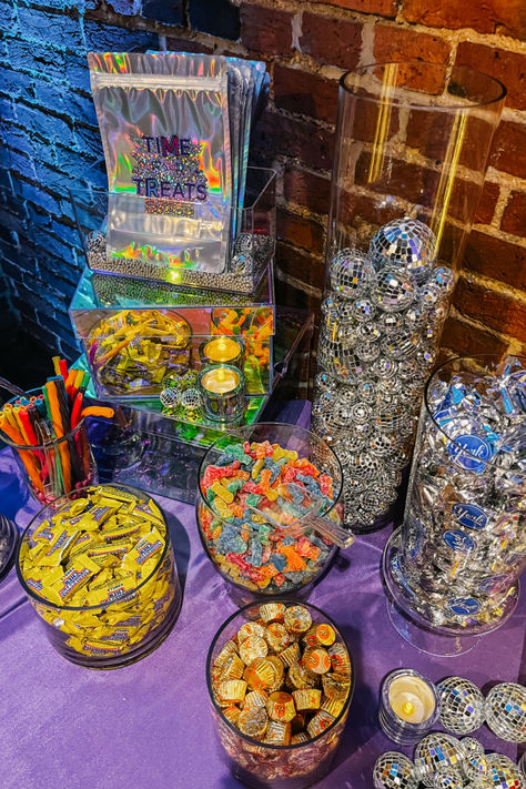 Looking to create your own candy buffet for your next birthday, mitzvah or general celebration. It's easy to find what you need when you have a theme and colors. All the gear you need and an easy and affordable price. #amazonfinds #ad #earnscommissions #candybuffet #DIYCandybuffet #DIYcandytable #candyfavors Candy Bar Set Up, Candy Buffet Ideas, Candy Station Ideas, Candy Table Ideas, Diy Candy Table, 7 11 Party, Colorful Candy Buffet, Diy Candy Buffet, Old School Candy