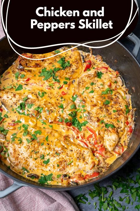 Get ready for a flavor explosion with this skillet chicken and peppers. It's a fantastic combo of tender chicken and sweet bell peppers, perfect for a delicious meal any day of the week. Bell Pepper Chicken Pasta, Shredded Chicken And Peppers Recipes, Sweet Pepper Chicken Recipes, Chicken And Peppers Recipes For Dinner, Chicken And Mini Peppers, Bell Peppers And Chicken Recipes, Chicken With Banana Peppers, Chicken With Sweet Peppers, Pepper And Onion Chicken