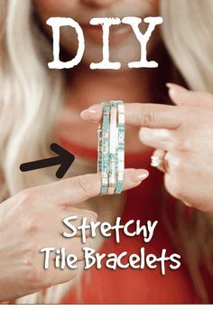 Beaded Bracelet Making, Tila Bead Bracelets, Bracelet Making Tutorial, Tila Bracelets, Easy Necklace, Bracelet Styles, Making Bracelets With Beads, Stretchy Beaded Bracelet, Tila Beads