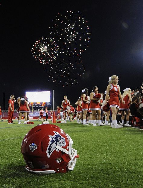 Homecoming Football Game | by Stony Brook University Usa College Aesthetic, Stony Brook University Aesthetic, American University Aesthetic, Stonybrook University, American Teenager Aesthetic, American Life Aesthetic, Highschool Homecoming, America University, Usa High School