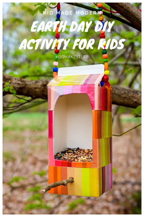 Earth Day DIY Bird Feeder for Kids #earthday #DIY #upcycle #crafts #KidsDIY #recycle Earth Day Diy, Bird Feeders Diy Kids, Upcycle Crafts, Bird Feeder Craft, Recycled Crafts Kids, Simple Activities, Camp Crafts, Kindergarten Curriculum, Earth Day Crafts