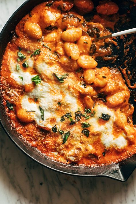 Gnocchi With Spinach, Sage Butter Sauce, Gnocchi Pasta, Pinch Of Yum, Italian Chicken Sausage, Baked Gnocchi, Easy Tomato Sauce, Sweet Potato Gnocchi, Cheese Baked