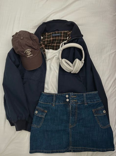 Femcel Aesthetic Outfits, Ootd Outfit Ideas, Random Clothes, Seasonal Wardrobe, Downtown Outfits, Diy Vetement, Visual Board, Looks Street Style, Mein Style