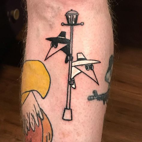 Dreamcore Tattoo Ideas, Unconventional Tattoos, Dreamcore Tattoo, Spy Vs Spy Tattoo, Cierra Core, Spy Tattoo, Nerd Tattoo Ideas, Odd Tattoos, Mad Tattoo