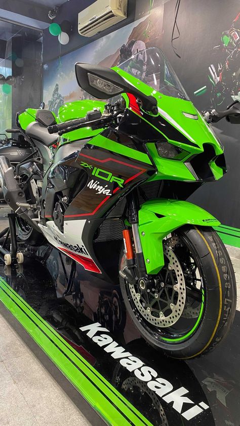 khannaomkar on Instagram: Kawasaki ZX10R 2021🚀❤️ Zx10r 2021, Kawasaki Ninja Bike, Ninja Bike, Gambar Lanskap, Ninja Zx10r, Kawasaki Zx10r, Kawasaki Bikes, Motorcycle Wallpaper, Pretty Bike