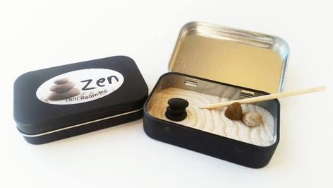 Recycled mint tins make great mini zen gardens – Recycled Crafts Garden Meditation, Mint Tin Crafts, Mini Zen Garden, Altoids Tins, Zen Gardens, Beautiful Crafts, Chill Room, Mint Tins, Beach Theme Decor