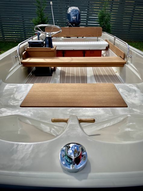 "Burt"- 1979 Boston Whaler 13' Sport — FassēCo Boston Whaler Boats, Marine Anchor, Spare Tire Mount, Boat Restoration, Boston Whaler, Custom Consoles, Bench Seat Cushion, Clear Bowls, Golden Oldies