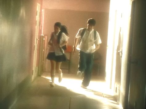 Asian Drama Aesthetic, Aesthetic School Hallway, Thai School Aesthetic, School Romance Aesthetic, 90s Asian Aesthetic, Kdrama Ideas, Dew Tu, Thai Aesthetic, School Corridor